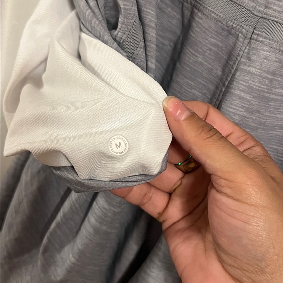 Lululemon Gray Men's Shorts - Picture 4 of 4